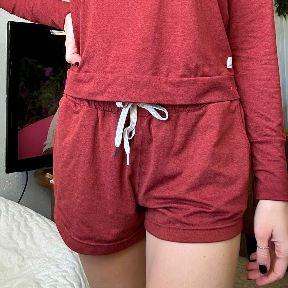 Vuori Halo Performance Short - Currant Heather